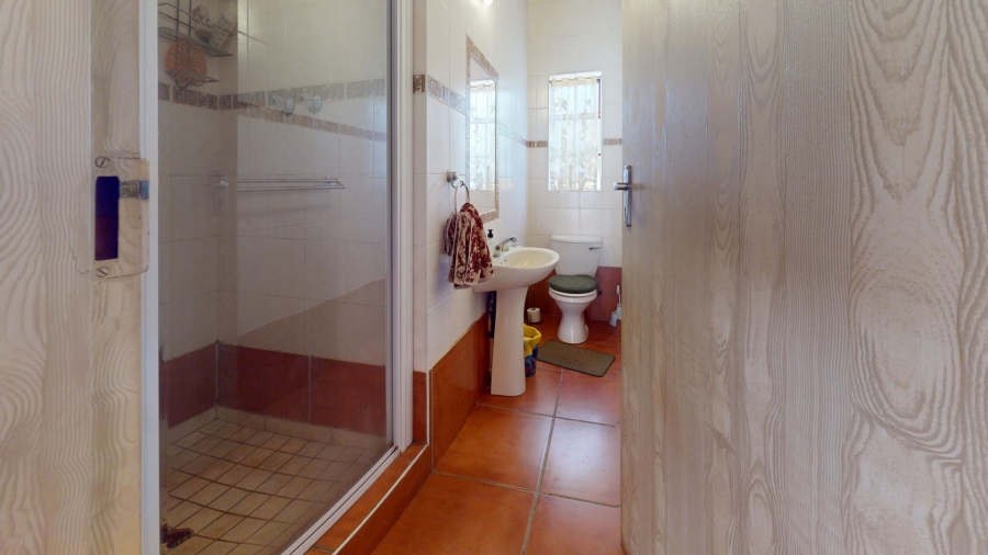 5 Bedroom Property for Sale in Mooivallei Park North West